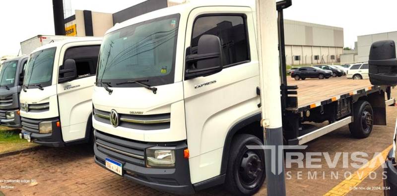 VW - VolksWagen Express com Carroceria  - 2021